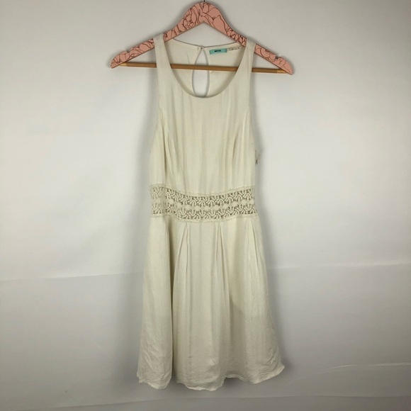 Urban Outfitters Kimchi Blue Fiona Lace Mini Dress - Picture 2 of 5